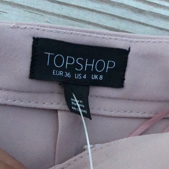 NWT! - TOPSHOP Ruffle Hem Shorts - Picture 4 of 8